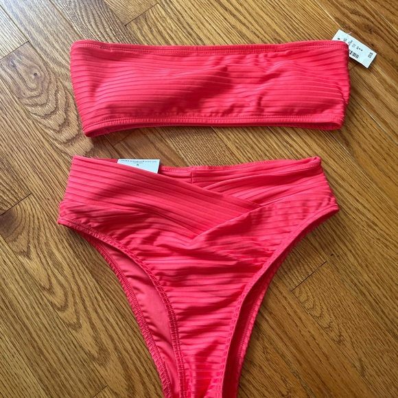 Aero cross over bikini set - Picture 1 of 3